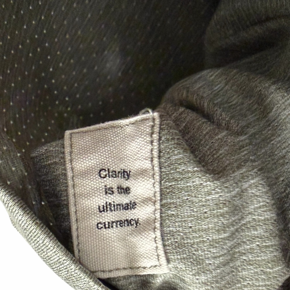 VUORI Tradewind Performance Tee Army Heather Size Small - Picture 5 of 5